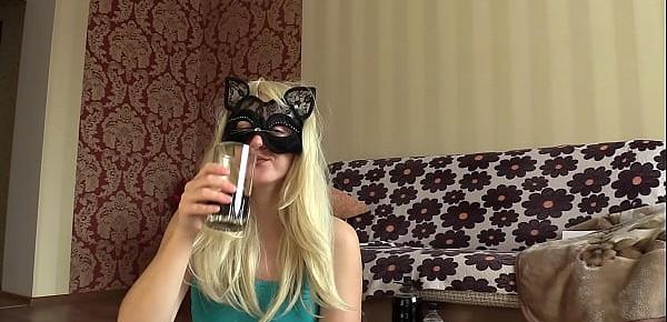  A blonde in shiny leggings communicates with a boyfriend on the webcam and gradually undresses. Homemade fetish.